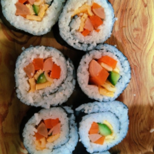 Kimbap ngũ sắc
