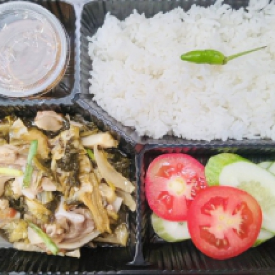 Cuống học xào cải chua