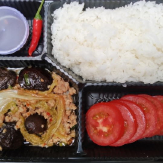 Cải thảo xào thịt sốt dầu hào