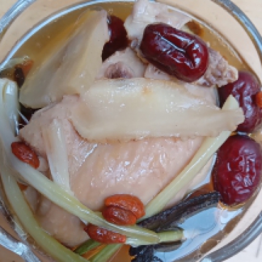 Gà tiềm thuốc băc