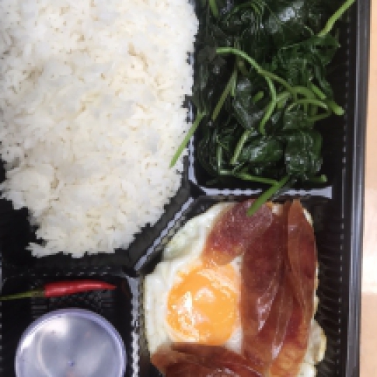 Lạp sưởng + trứng ốp